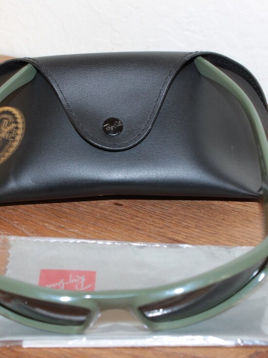 Ray-Ban RB4335 Matte Olive Green Rectangular Unisex Sunglasses w/ Case main image 8